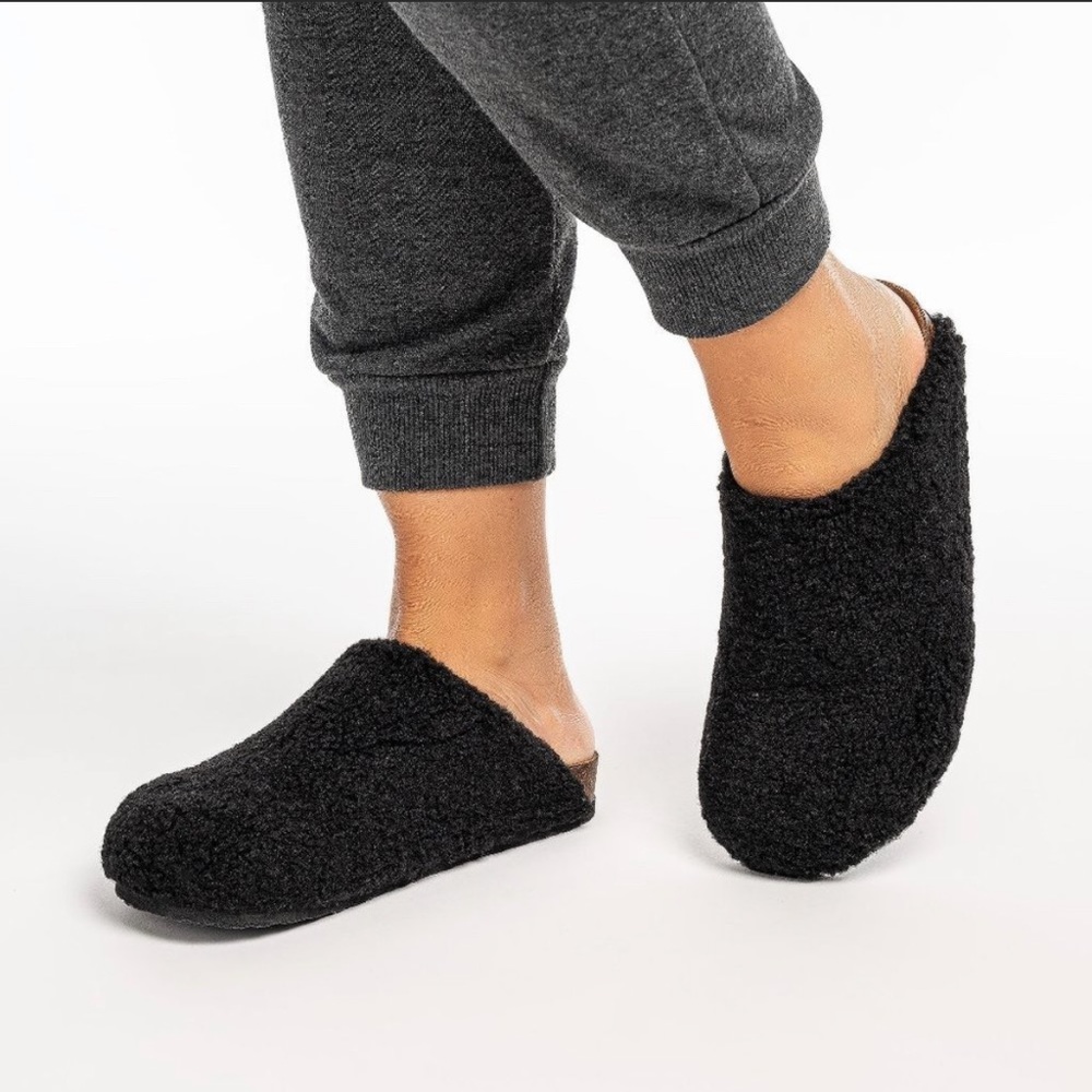 *New* Outwoods Black Sherpa Footbed Slide Clog sz 6